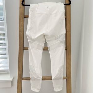Lululemon White Leggings 25” with Pockets Sz 6